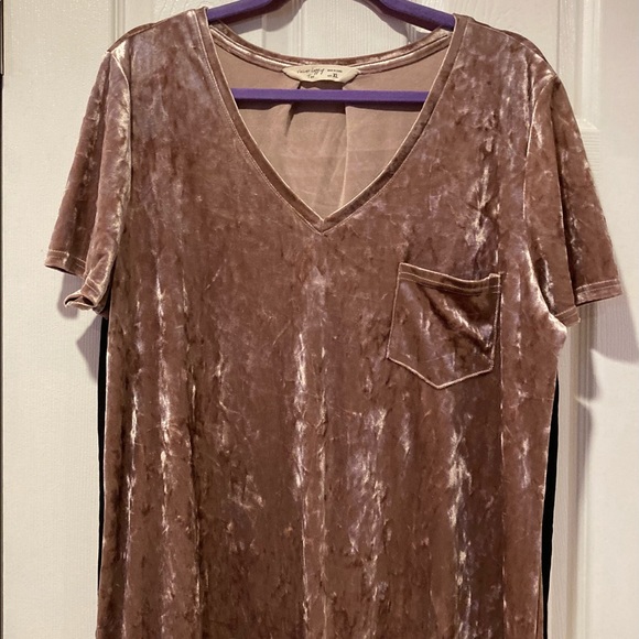 SPRING & MERCER VELVET LEGGING TEE - Picture 2 of 3